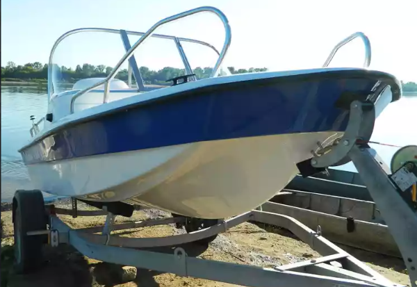 Стеклопластиковый катер Wyatboat-430 DC (тримаран) в Красногорске