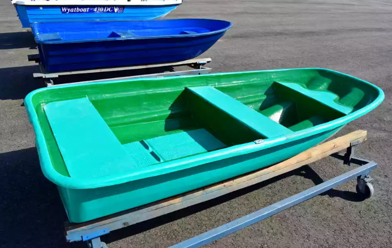 Стеклопластиковая лодка Старт (тримаран) в Красногорске