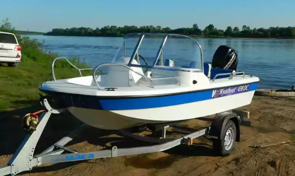 Стеклопластиковый катер Wyatboat-430 DC (тримаран) в Красногорске
