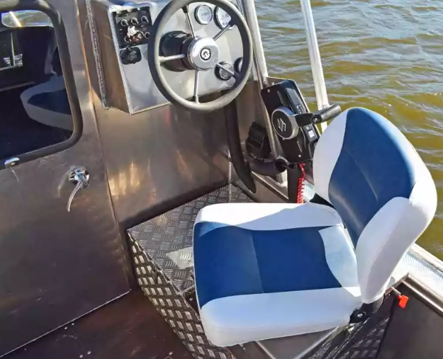 Алюминиевый катер Неман 550 с каютой в Красногорске