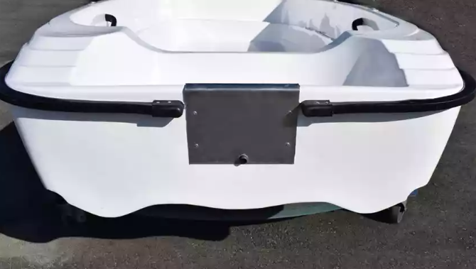 Стеклопластиковая лодка Пингвин (тримаран) в Красногорске