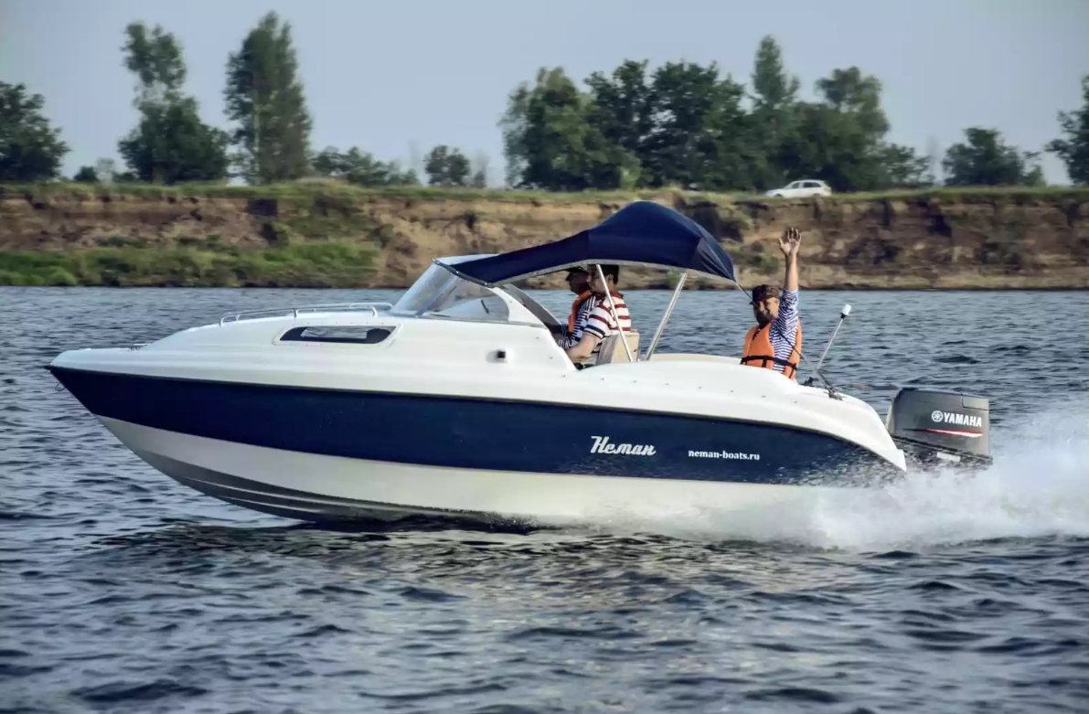 Стеклопластиковый катер Neman-550 с каютой в Красногорске