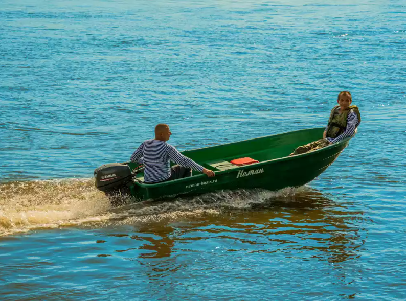 Стеклопластиковая лодка Neman-340 (тримаран) в Красногорске