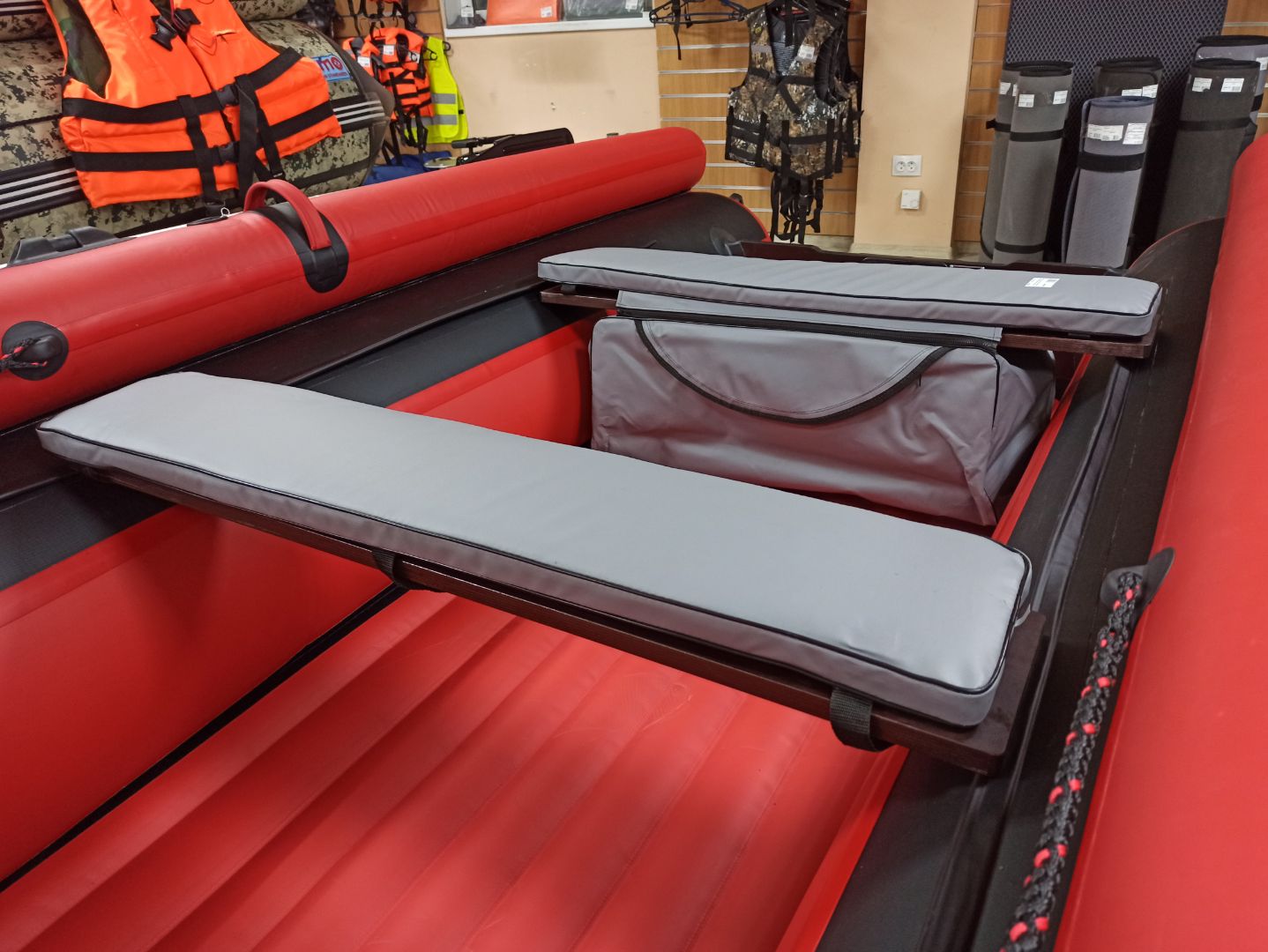 КОМПЛЕКТ МЯГКИХ НАКЛАДОК С СУМКОЙ ДЛЯ ЛОДОК 90Х20 СЕРЫЙ в Красногорске