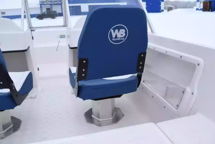 Стеклопластиковый катер Wyatboat-430DCМ (килевая) в Красногорске