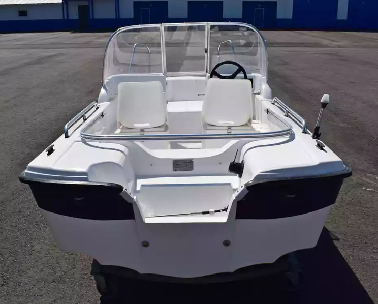 Стеклопластиковый катер Wyatboat-430 DC (тримаран) в Красногорске