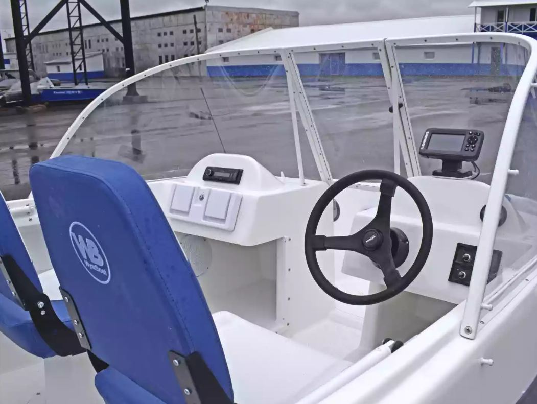 Стеклопластиковый катер Wyatboat-430DCМ (килевая) в Красногорске