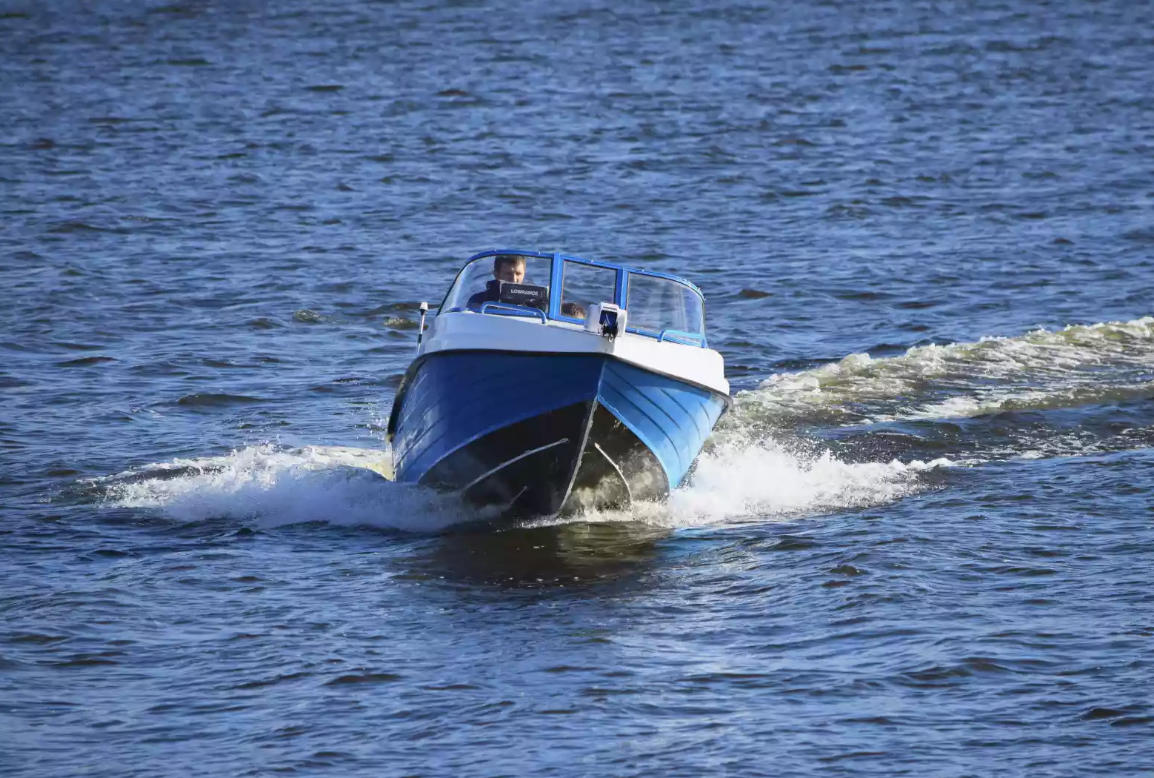 Комбинированный катер Neman-450 Open в Красногорске