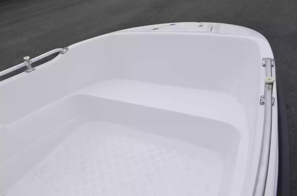 Стеклопластиковая лодка Пингвин New (тримаран) в Красногорске