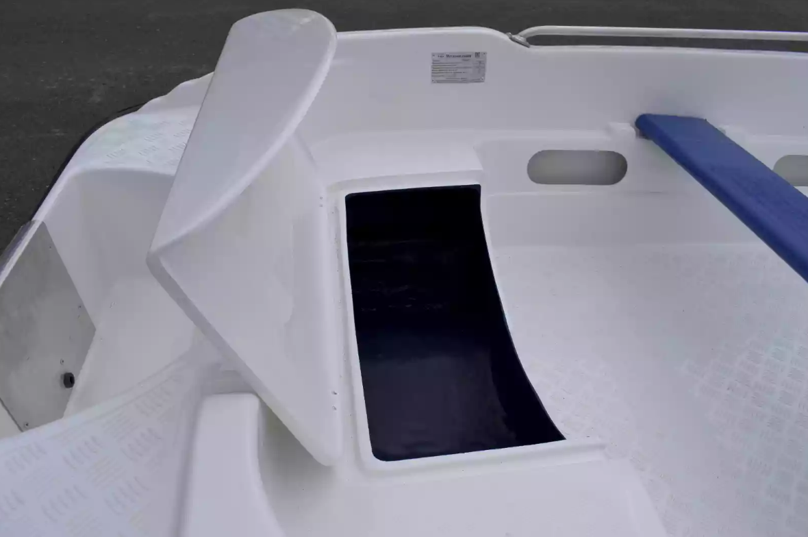 Стеклопластиковая лодка Пингвин New (тримаран) в Красногорске