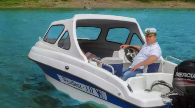 Стеклопластиковый катер Wyatboat-3 П (полурубка) в Красногорске