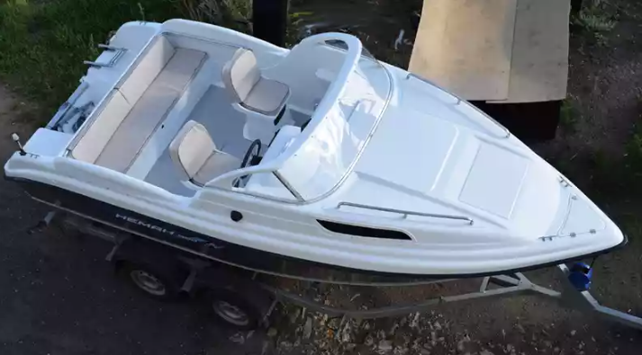 Комбинированный катер Neman-550 с каютой в Красногорске