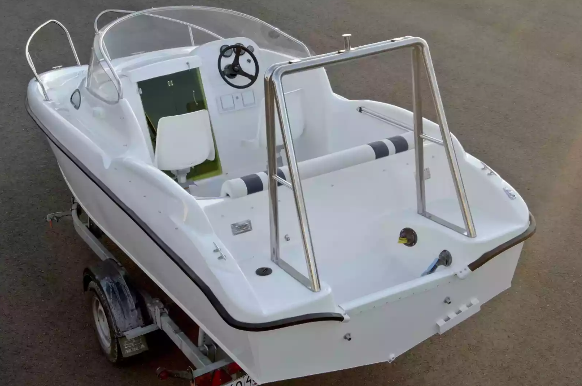 Комбинированный катер Neman-530 с каютой в Красногорске