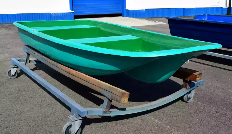 Стеклопластиковая лодка Старт (тримаран) в Красногорске