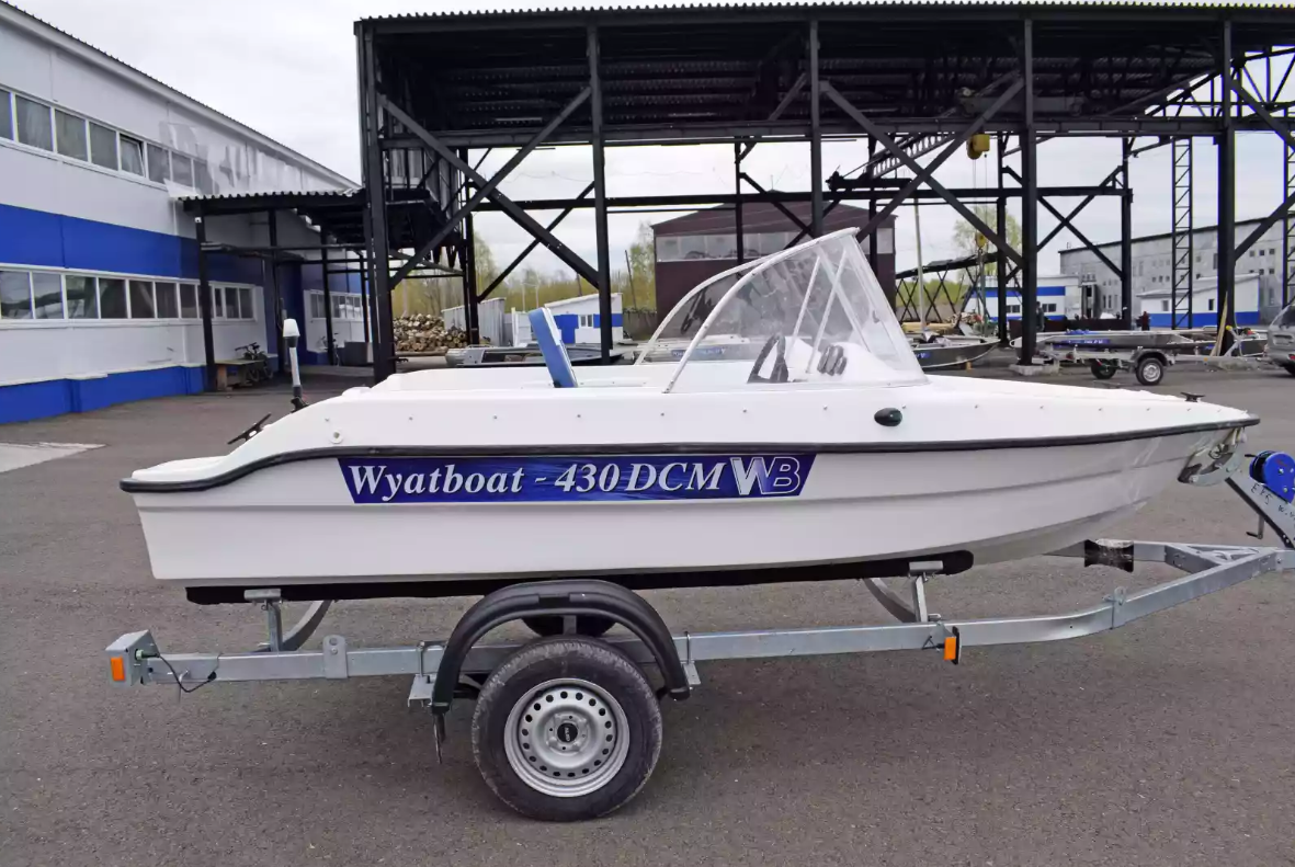Стеклопластиковый катер Wyatboat-430DCМ (килевая) в Красногорске