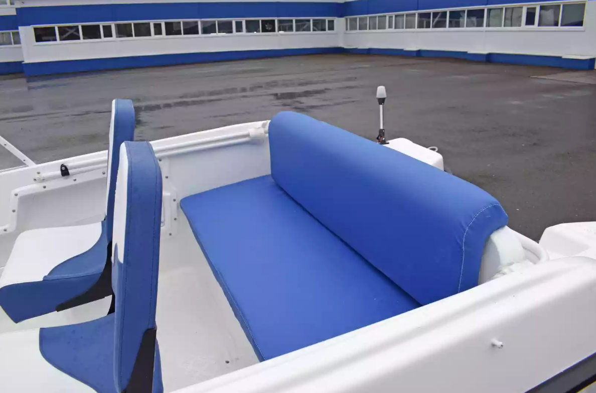 Стеклопластиковый катер Wyatboat-430DCМ (килевая) в Красногорске