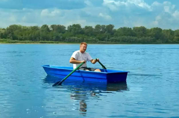 Стеклопластиковая лодка Малютка в Красногорске