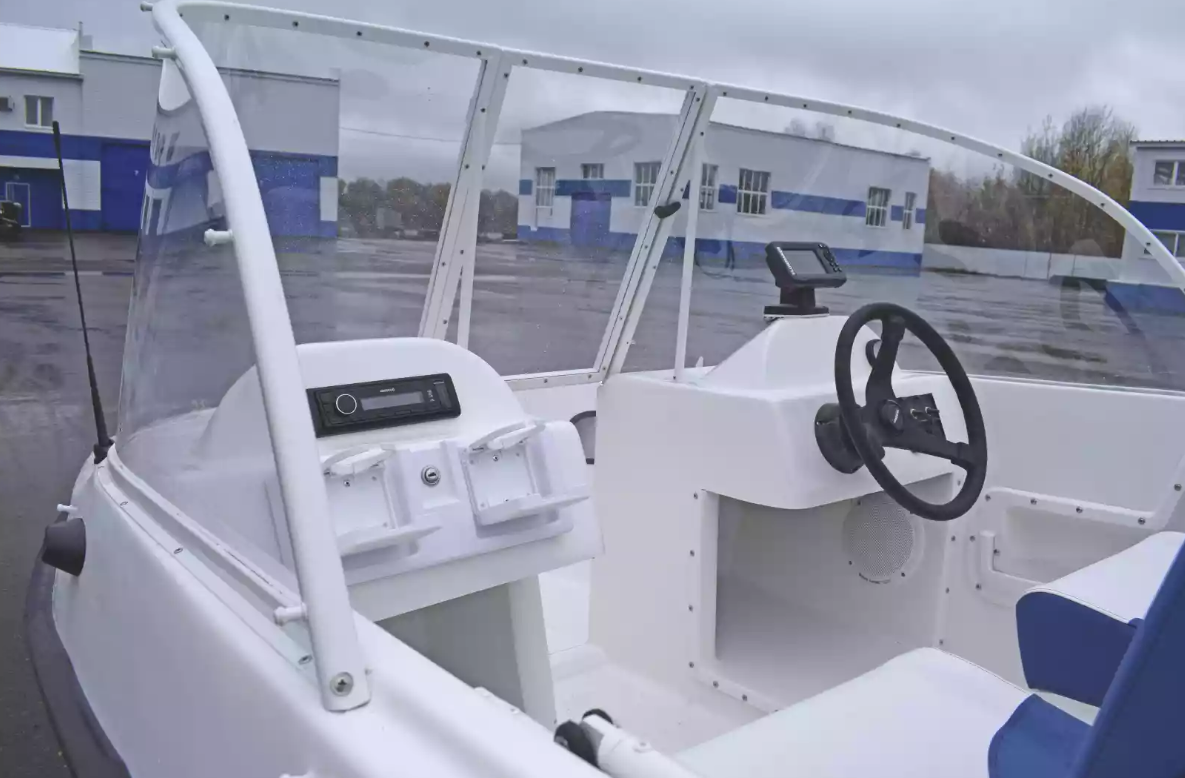 Стеклопластиковый катер Wyatboat-430DCМ (килевая) в Красногорске