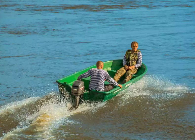 Стеклопластиковая лодка Neman-340 (тримаран) в Красногорске