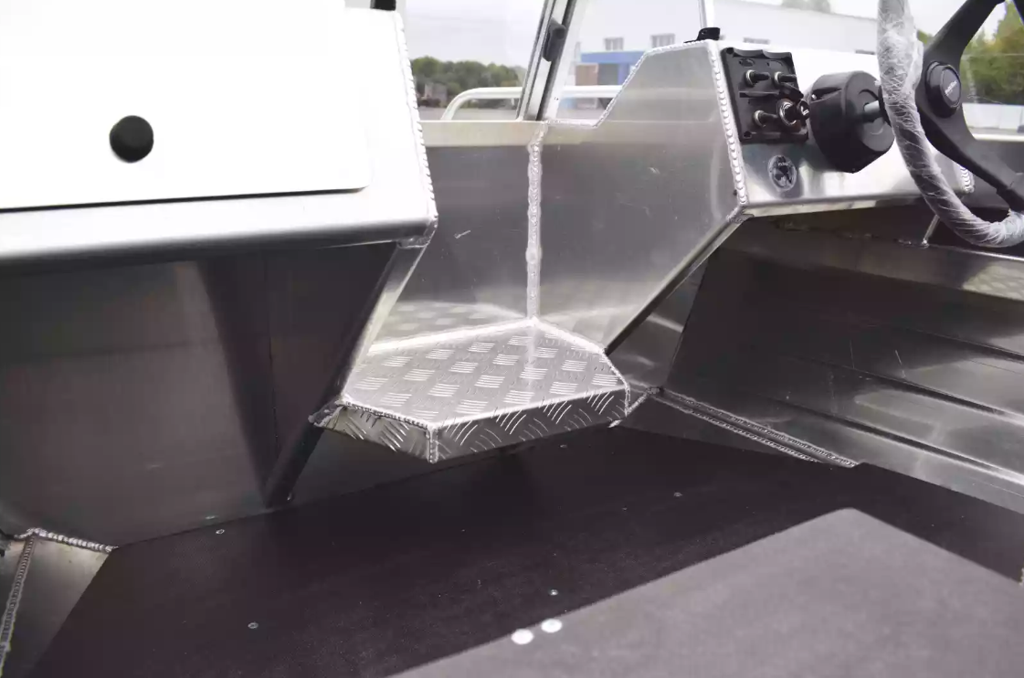 Алюминиевая лодка  Neman-400 PRO в Красногорске