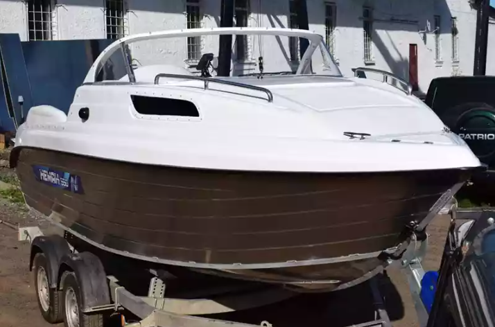 Комбинированный катер Neman-550 с каютой в Красногорске
