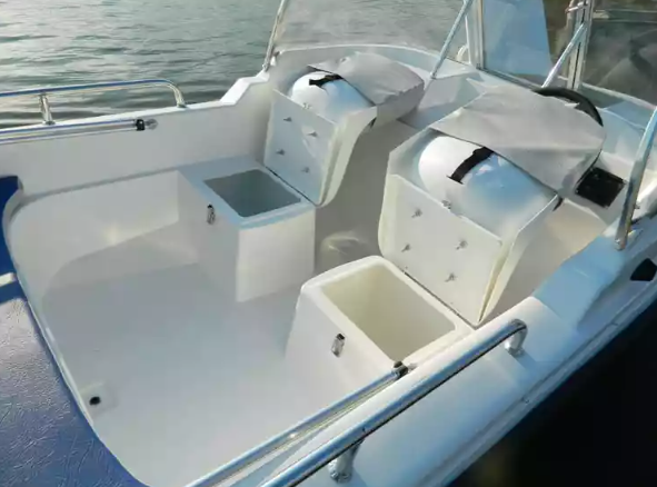 Стеклопластиковый катер Wyatboat-430 M (тримаран) в Красногорске