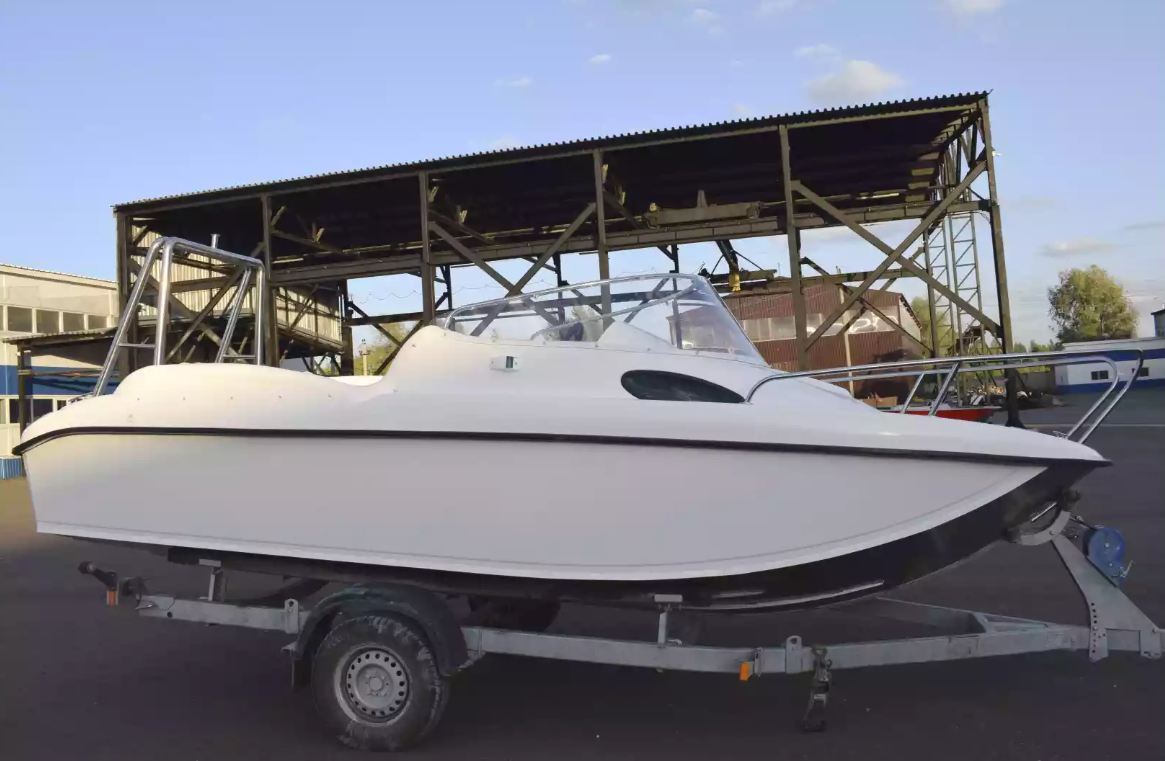 Комбинированный катер Neman-530 с каютой в Красногорске