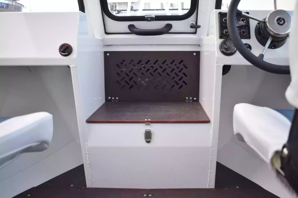 Алюминиевый катер Неман-500 (закрытая рубка) в Красногорске