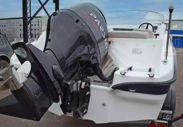 Стеклопластиковый катер Neman-530 с каютой в Красногорске