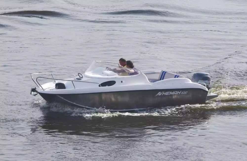 Комбинированный катер Neman-530 с каютой в Красногорске