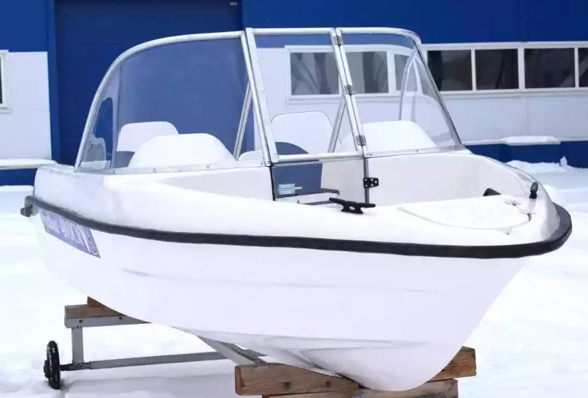 Стеклопластиковый катер Wyatboat-430DCМ (килевая) в Красногорске