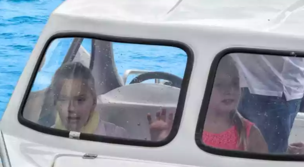 Стеклопластиковый катер Wyatboat-3 П (полурубка) в Красногорске