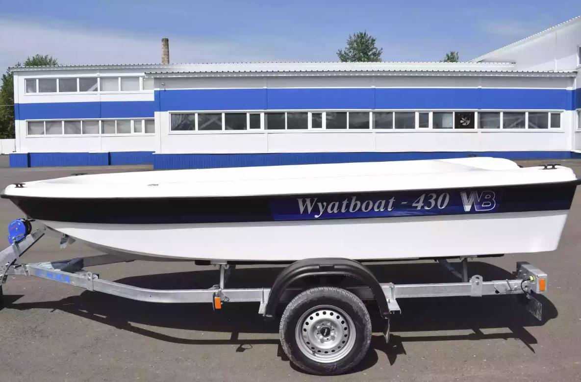 Стеклопластиковая лодка Wyatboat 430 тримаран в Красногорске