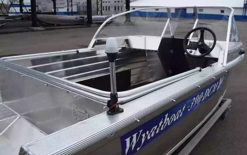 Алюминиевый катер Wyatboat-390 DCM Увеличенный борт в Красногорске