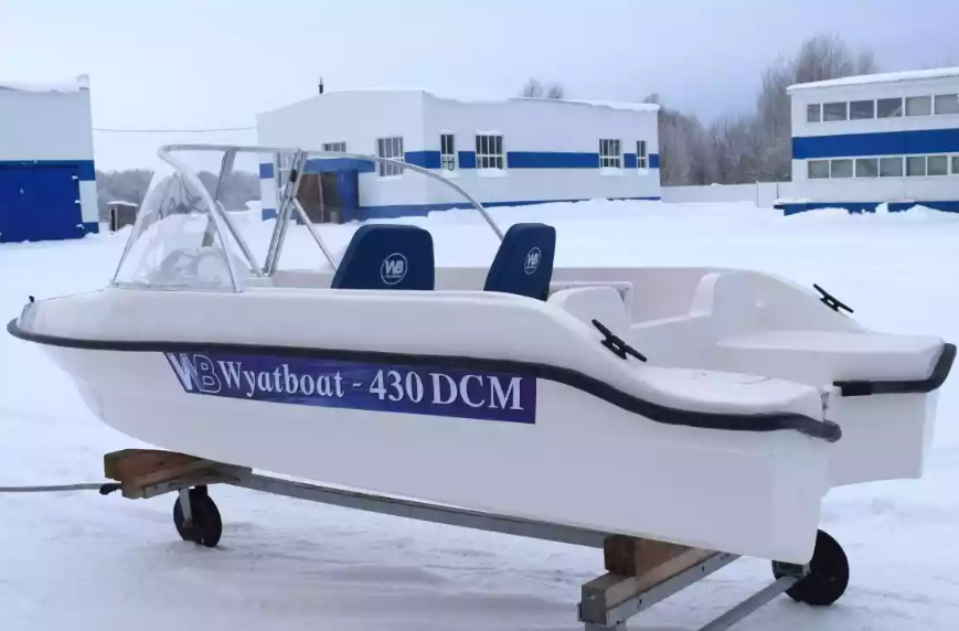 Стеклопластиковый катер Wyatboat-430DCМ (килевая) в Красногорске
